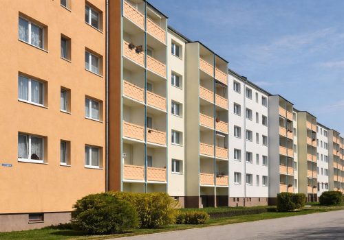 Teilweise WDV-System, Putz, farbliche Gestaltung Fassade Ort: Zschopau Auftraggeber: Genossenschaft